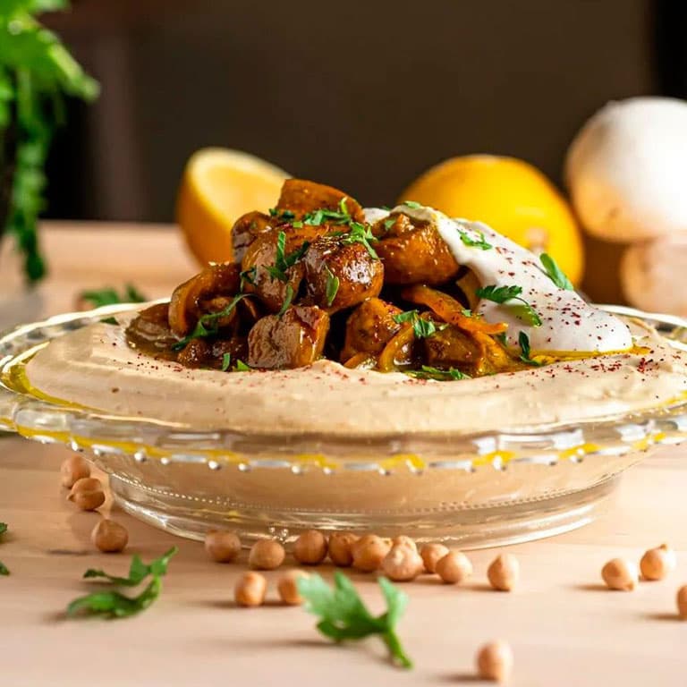humus-libanés-con-crujiente-de-yuca